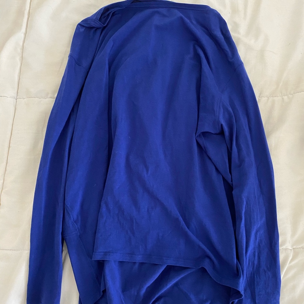 long sleeve blue Lululemon top!